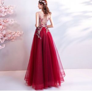 ชุดรารียาวออกงานกลางคืน สีไวน์แดง