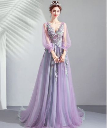 ชุดราตรียาวออกงานกลางคืน ระบายยาวเจ้าหญิง คอวี แขนยาว สีม่วง