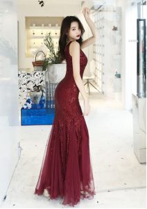 ชุดราตรียาวออกงานกลางคืน สีไวน์แดง แขนกุด คอวี