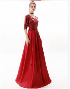 ชุดราตรียาวออกงานกลางคืน ระบายยาว สีไวน์แดง มีแขน คอวี