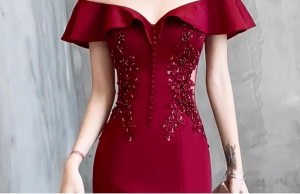 ชุดราตรียาวออกงานกลางคืน เรียบหรู เข้ารูป สีเบอร์กันดี