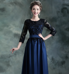 ชุดราตรียาวสีน้ำเงิน