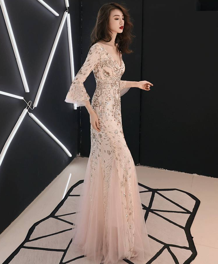 ชุดราตรียาว